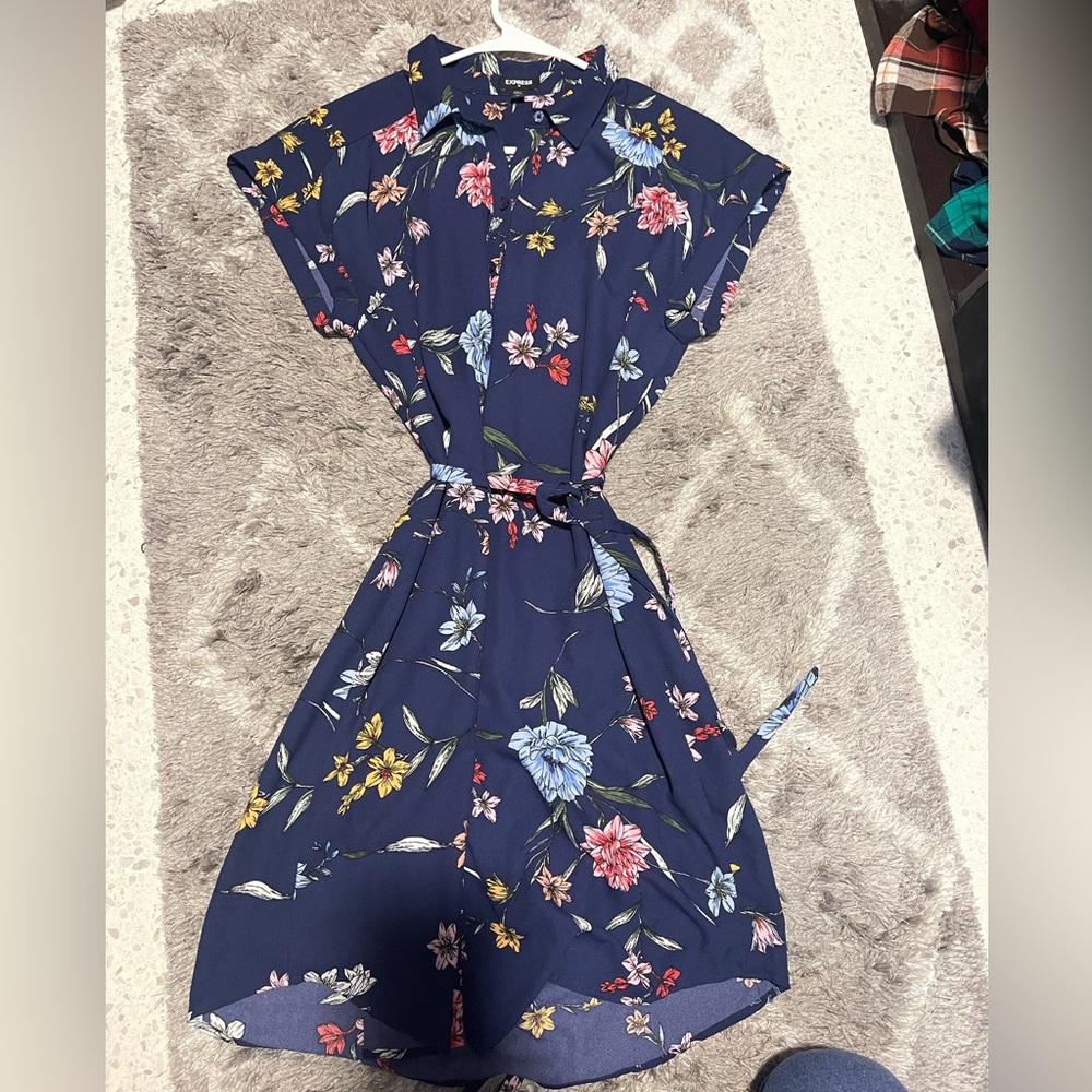 Express dress medium. Ties at waist super cute